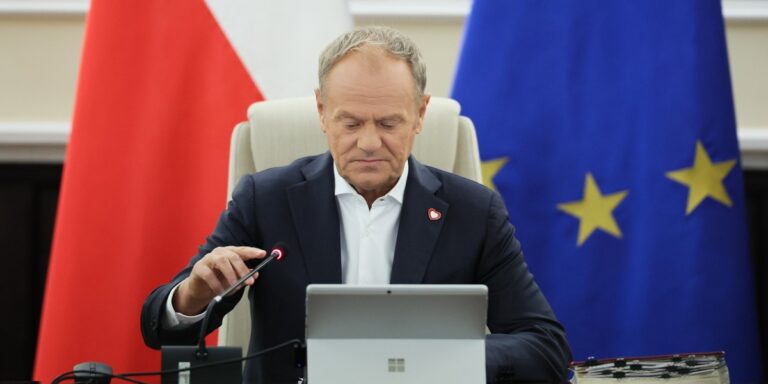 Rząd zadecydował o VAT na paliwa. 55 Rząd zadecydował o VAT na paliwa. 9