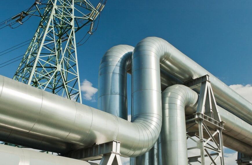 Polskie życie 39 Gaz-System odpowiada na temat uderzenia Stanów Zjednoczonych w Iranie. Temat dotyczy zaopatrzenia…