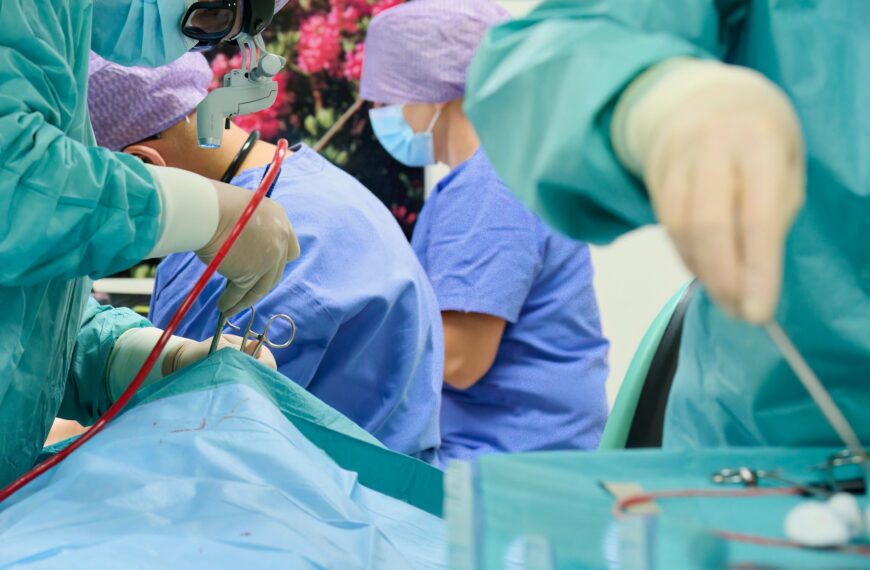 Lekarze i medycy z wyższymi płacami od lipca. Oto minimalne zarobki.