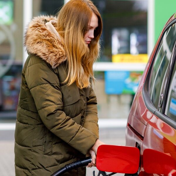 Polskie życie 65 Świnoujście zmaga się z tłumami klientów po paliwo. „Tankują do…
