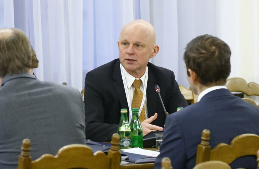 Narodowy Bank Polski: Złoto, Zbrojenia i Rezerwy. Kto je kontroluje i skąd te miliardy?