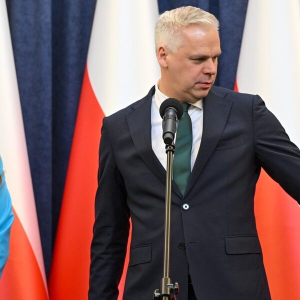 Polskie życie 58 Orlenowskie marże i drogie paliwa. Otoczenie głowy państwa wzywa URE…