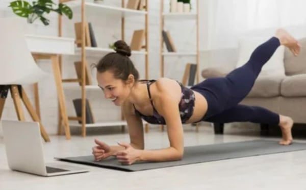 Fitness w domu. Czym jest kalistenika?