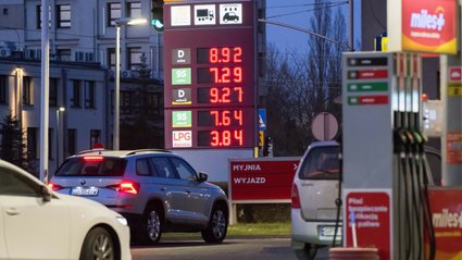 Parlament głosuje w sprawie obniżki cen paliw. Senat zdecydował
