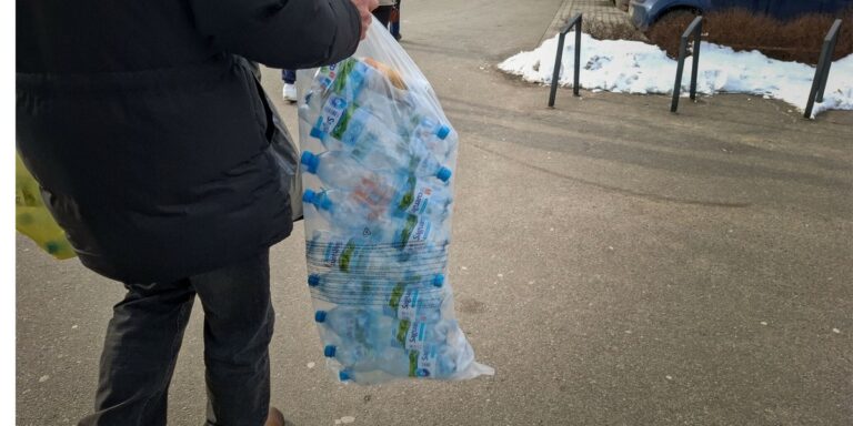 Odszukał lukę w systemie kaucji. Tak monetyzuje podwójne oznaczenia na flaszkach. 5 Odszukał lukę w systemie kaucji. Tak monetyzuje podwójne oznaczenia na flaszkach. 2