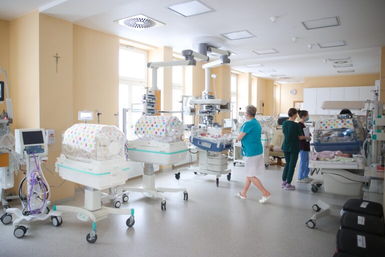 Spadek urodzeń w Polsce. Pielęgniarki tracą pracę. 3