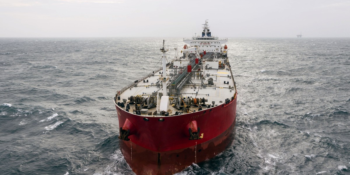 Amerykańskie tankowce niespodziewanie modyfikują trasy. Kryzys naftowy w Europie? 2 Tankowiec. Zdjęcie ilustracyjne