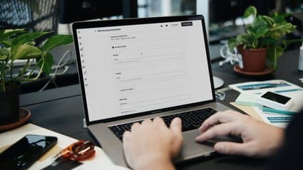 Wybraliśmy najlepsze programy do fakturowania z KSeF 2026 – sprawdź, który pasuje do Twojego biznesu