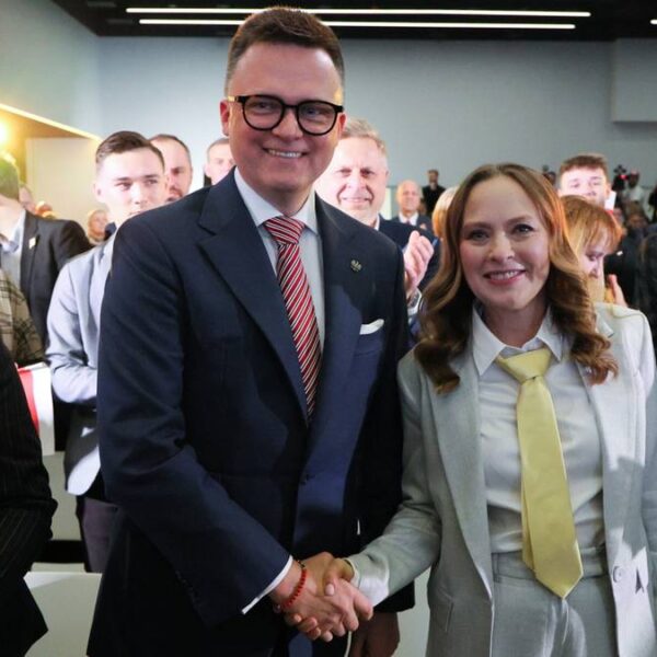 Szymona Hołowni Polska 2050 przechodzi transformację. Ogłoszono nowe miano.