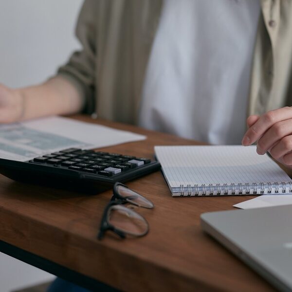 Prowadzisz biznes? Istotne informacje. 13 kwestii dotyczących Krajowego Systemu e-Faktur