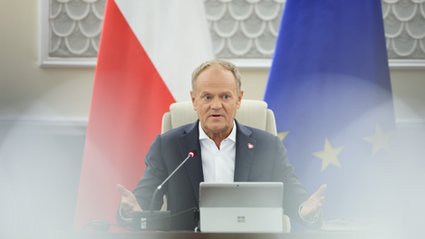 Cena paliwa niżej. Donald Tusk o programie na specjalnym posiedzeniu rządu