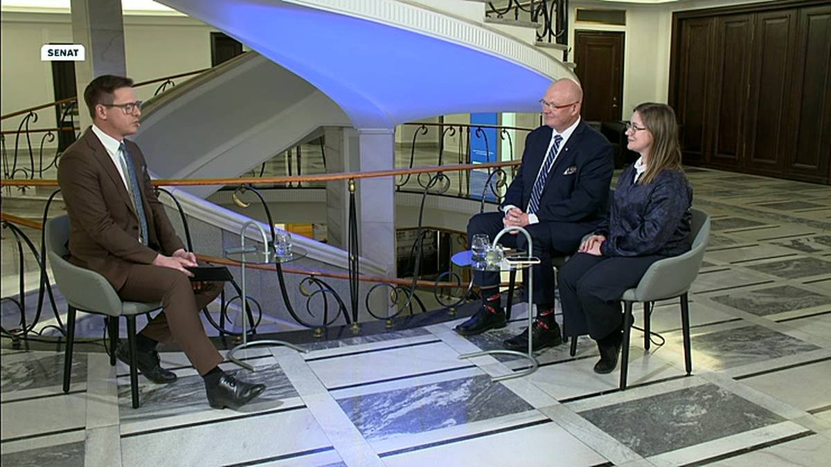 Senator niespodziewanie sięgnął po komórkę. "Polsat weźmie to pod swoje skrzydła" 5 Senator niespodziewanie sięgnął po komórkę. "Polsat weźmie to pod swoje skrzydła" 3