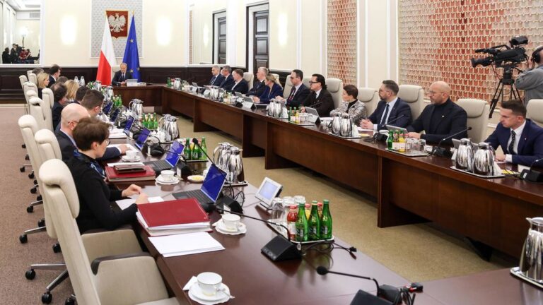 Polacy wskazali najsłabszego ministra w gabinecie Donalda Tuska. Znaczna różnica w głosach. 3