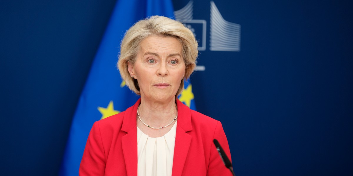 KE napotyka trudności z SAFE nie tylko w naszym kraju. Spóźnienia występują w rozmaitych państwach. 2 Szefowa KE Ursula von der Leyen