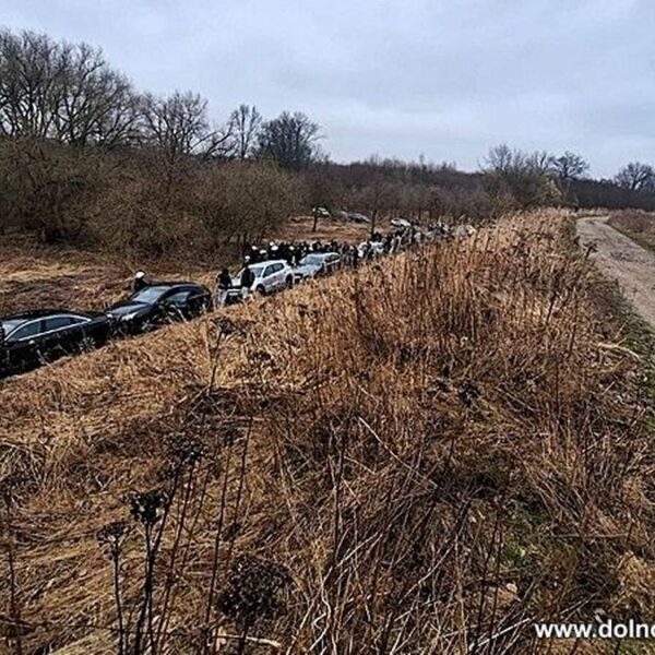 Osiemnaście pojazdów zjechało na miejsce. Twierdzili, że ruszają na grzybobranie,&hellip;