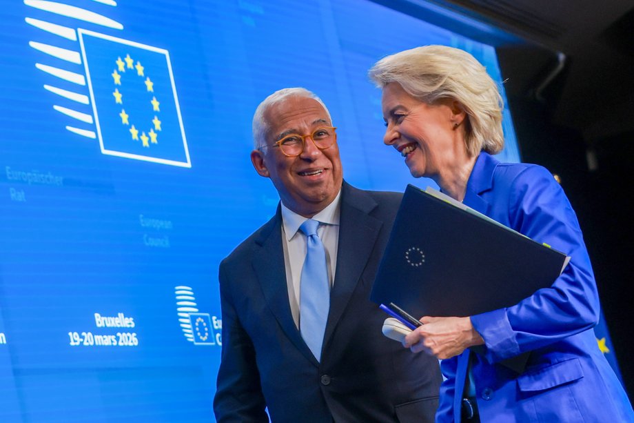Przewodnicząca Komisji Europejskiej Ursula von der Leyen i szef Rady Europejskiej Antonio Costa po Radzie Europejskiej w Brukseli, marzec 2026