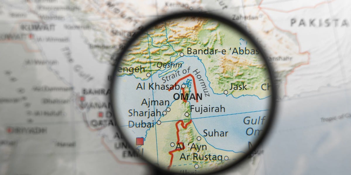 Francja debatuje z Iranem nad bezpieczeństwem cieśniny Ormuz 2 Europejskie kraje podjęły próbę negocjacji z Iranem. Na szali transport ropy i gazu skroplonego