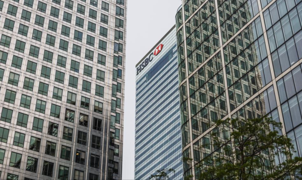 Polskie życie 70 Sztuczna inteligencja zastąpi bankierów. HSBC zamierza zredukować 20 tys. etatów.