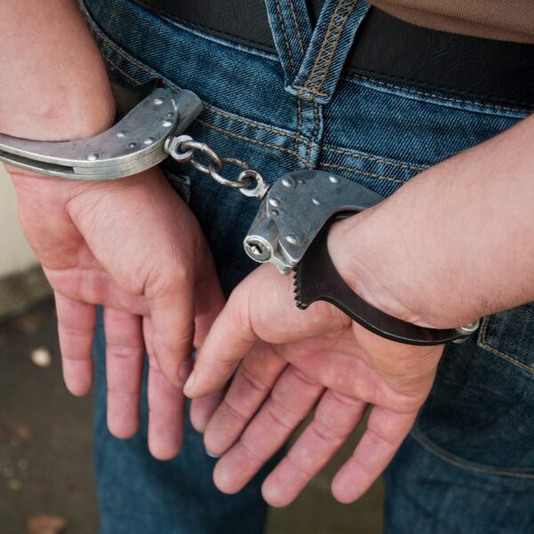 Kulisy: Służby Kontrwywiadu Wojskowego aresztowały urzędnika Ministerstwa Obrony Narodowej. Powodem&hellip;