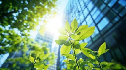 Dezinformacja nowym ryzykiem operacyjnym. Fałszywe narracje o klimacie i energii uderzają w wyniki firm 