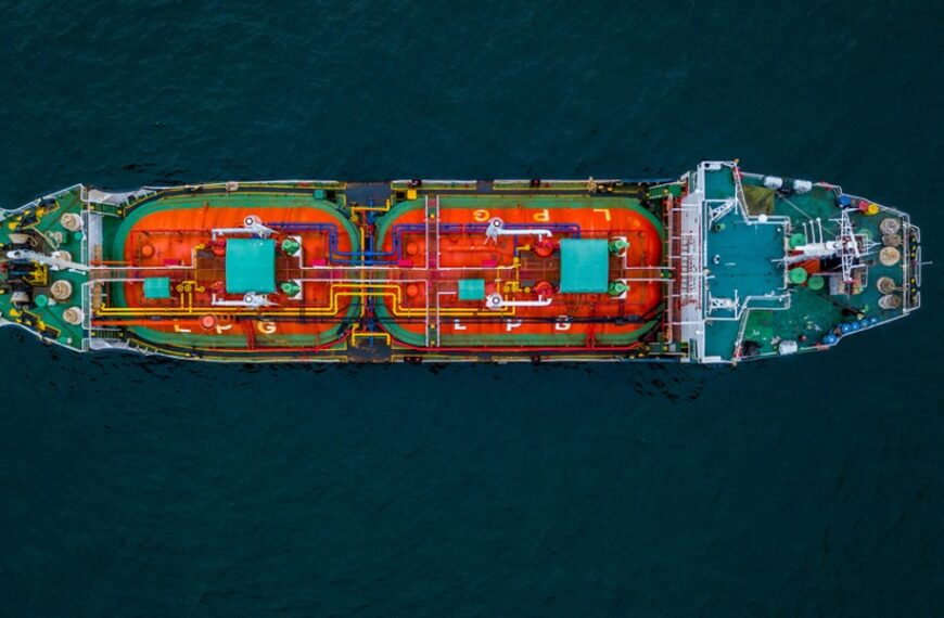 Rosyjskie cysterny na ropę przekierowują się do Indii. Wyłączenie spod sankcji ułatwia&hellip;