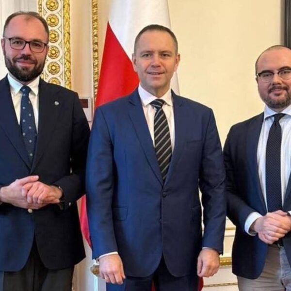 Polskie życie 54 Głosowanie nad wetem prezydenckim. Dwóch parlamentarzystów PiS postąpiło wbrew partii.