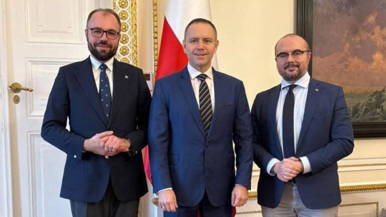 Głosowanie nad wetem prezydenckim. Dwóch parlamentarzystów PiS postąpiło wbrew partii. 16