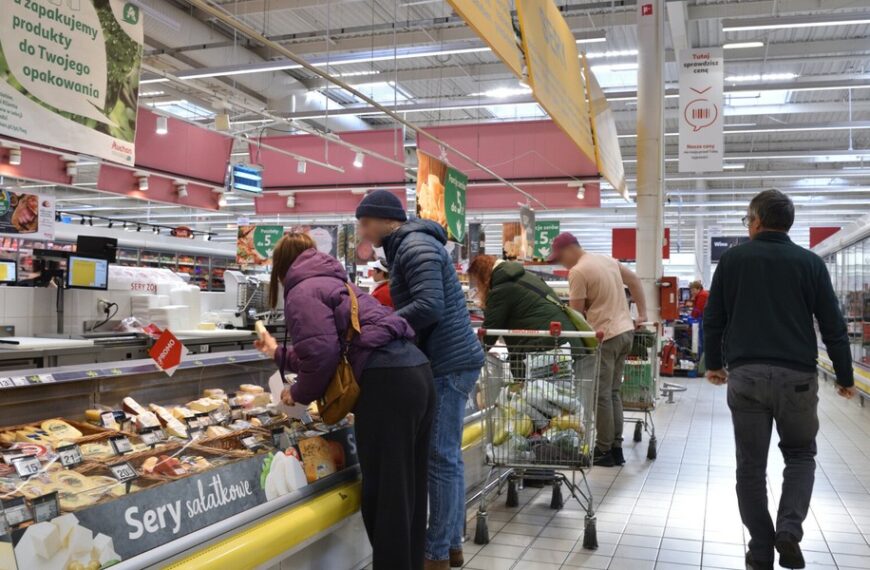 Auchan zbywa galerie handlowe. Transakcja dotyczy ośmiu lokalizacji w Polsce.