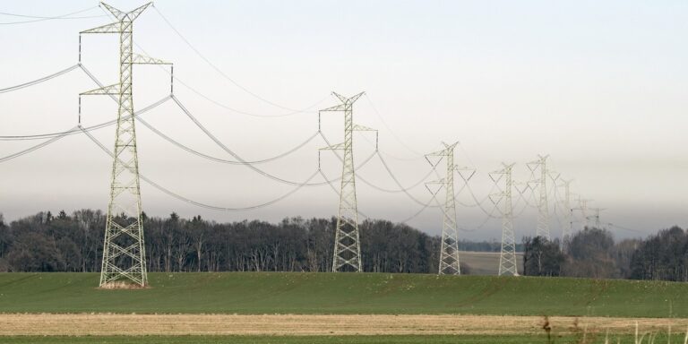 "Polska Wytrzymałość i Moc": Zagrożenia dla Firm - Klimat, Energia i Fake Newsy 71 "Polska Wytrzymałość i Moc": Zagrożenia dla Firm - Klimat, Energia i Fake Newsy 13