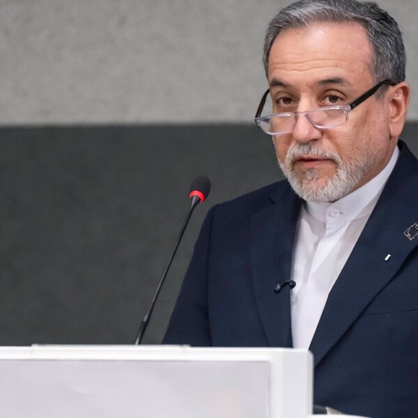 Polskie życie 55 Iran dopuszcza ruch statków przez cieśninę Ormuz, ale tylko dla…