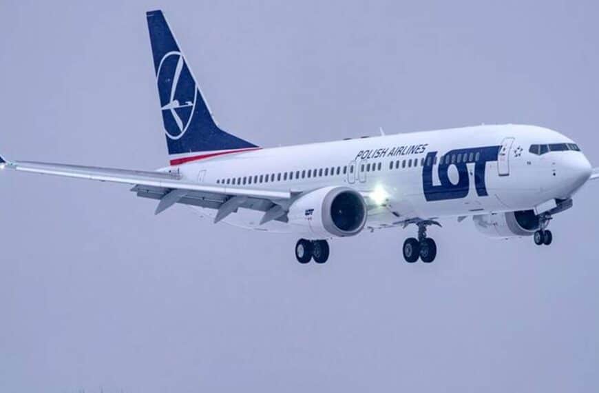 LOT-owski samolot nagle wraca do stolicy. „Awaria sprzętu”