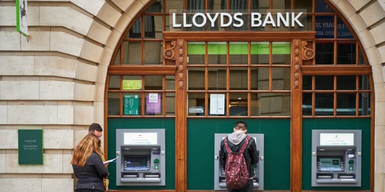 Krytyczny błąd w aplikacji bankowej w UK. Klienci ujawnili prywatne informacje innych. 8