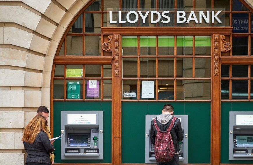 Polskie życie 44 Krytyczny błąd w aplikacji bankowej w UK. Klienci ujawnili prywatne…