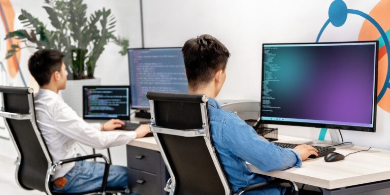 Sztuczna inteligencja nie wyeliminuje programistów. Przekształci natomiast zapotrzebowanie na role w branży IT. 43 Sztuczna inteligencja nie wyeliminuje programistów. Przekształci natomiast zapotrzebowanie na role w branży IT. 11