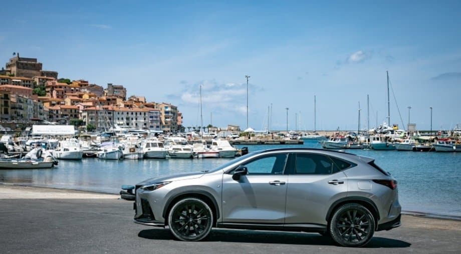 Lexus: Komfortowe Wyposażenie w Standardzie. LBX, UX i NX oferują bogaty pakiet udogodnień już w podstawowych wersjach. 3