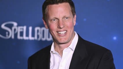 Syn miliardera wygrał batalię o właściciela TVN. Kim jest? 