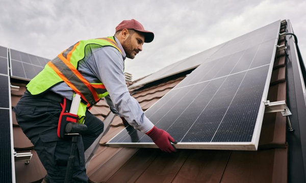 Polskie życie 34 Polski sektor energii odnawialnej po okresie dynamicznego wzrostu. Teraz kolej na zasobniki, infrastrukturę przesyłową i innowacyjny model systemu.