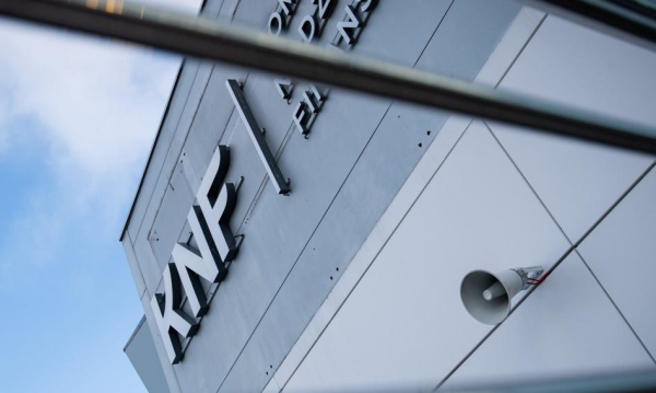 Rekordowa plaga stron i ogłoszeń oszustów. Raport Komisji Nadzoru Finansowego.