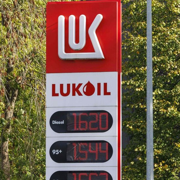 USA przedłuża zwolnienie stacji paliw Łukoil od restrykcji.