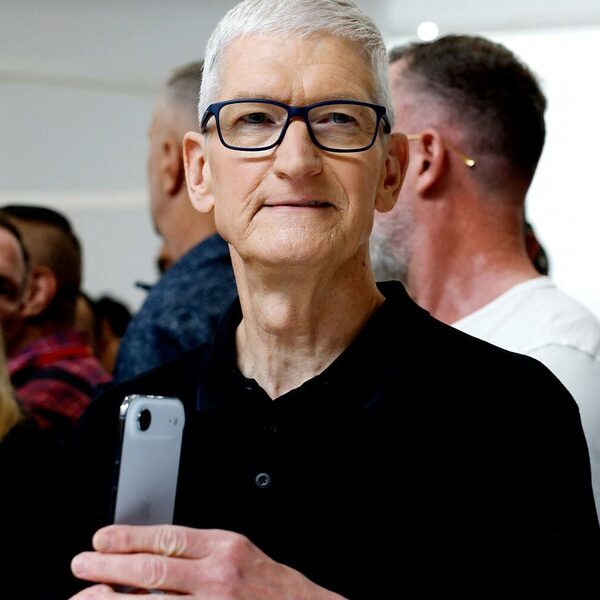 Tim Cook opuszcza Apple. Wstrząs w kierownictwie firmy.