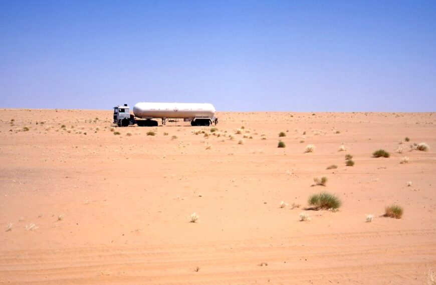 Irak szuka alternatywnych dróg dla eksportu ropy. Tankowce wyruszyły przez Syrię.