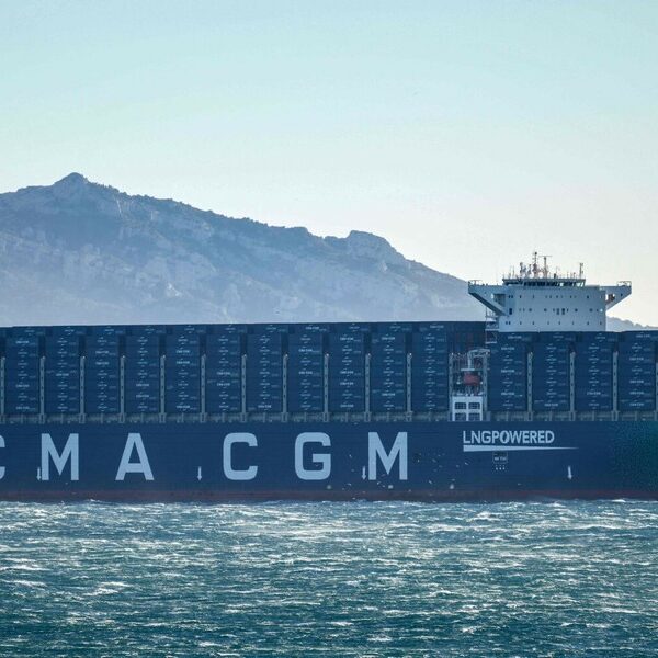 Francuski okręt CMA CGM Kribi przepłynął Cieśninę Ormuz. Przełomowe wydarzenie&hellip;