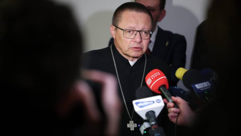 Z żalem. Arcybiskup lubelski i rektor KUL poparli kardynała Rysia. 3