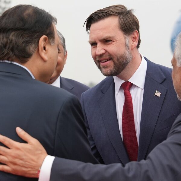 Polskie życie 57 Pakistańskie negocjacje pokojowe rozpoczynają się. Naciski Donalda Trumpa.