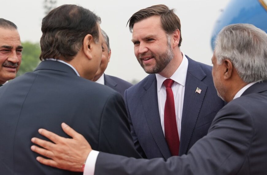 Polskie życie 27 Pakistańskie negocjacje pokojowe rozpoczynają się. Naciski Donalda Trumpa.