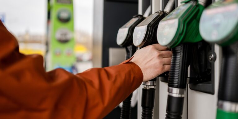 Fuel Prices This Friday: Energy Minister's Call 12