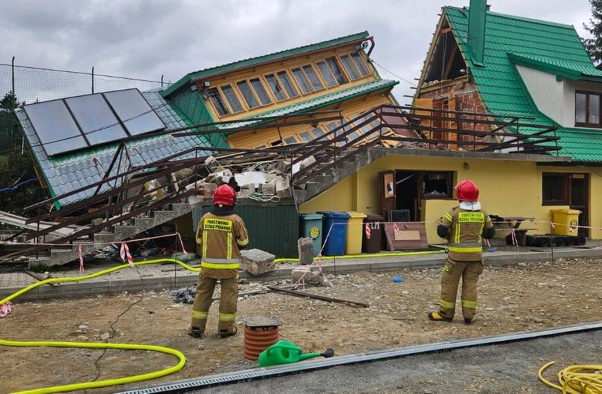 Eksplozja gazu w klubie sportowym. Służby w akcji.