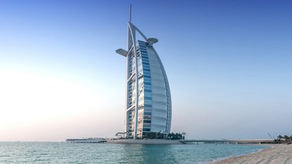 Luksusowa wizytówka Dubaju zamknięta na półtora roku. Wcześniej trafił w nią irański dron