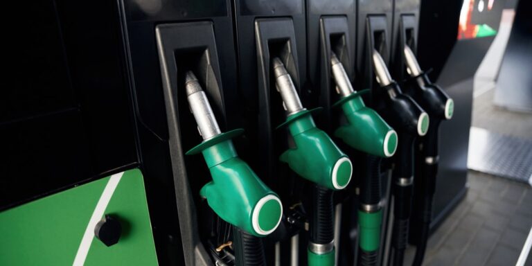 Paliwa drożeją od środy. Nowe ograniczenia energetyczne od ministra. 3