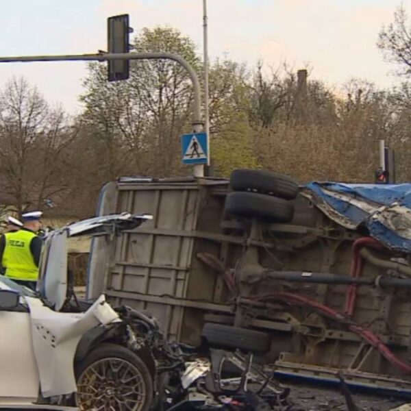 Kraksa autobusu miejskiego. Rannych ośmiu pasażerów.